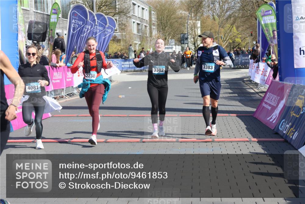 12.04.2026 - 45. Internationalen Wilhelmsburger Insellauf Strokosch-Dieckow http://msf.ph/oto/9461853 12.04.2026 11:09:57 Ziel 2612, 3382, 4081, 3383, 2238 meine-sportfotos.de