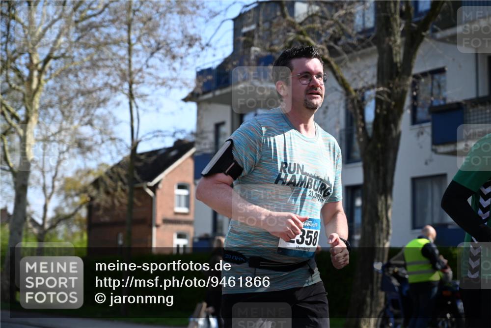 12.04.2026 - 45. Internationalen Wilhelmsburger Insellauf J. Mangold http://msf.ph/oto/9461866 12.04.2026 10:47:29 Ziel 2358, 4932, 4402, 4367, 4181, 5272, 3174, 4360, 4539, 4539, 3762, 4568, 3325, 5749, 2784, 4834, 4330, 3311, 2809, 4415, 4681, 2373, 2384, 2442, 3631, 5578, 3414, 3307 meine-sportfotos.de