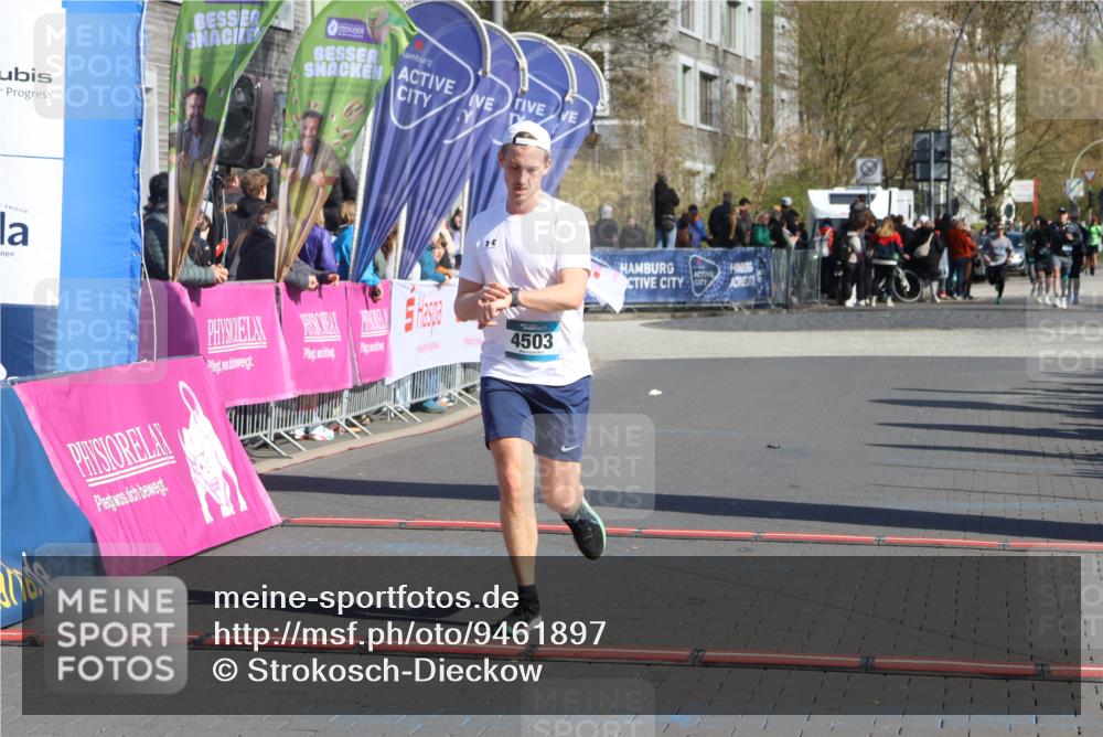 12.04.2026 - 45. Internationalen Wilhelmsburger Insellauf Strokosch-Dieckow http://msf.ph/oto/9461897 12.04.2026 10:51:57 Ziel 3572, 4503 meine-sportfotos.de