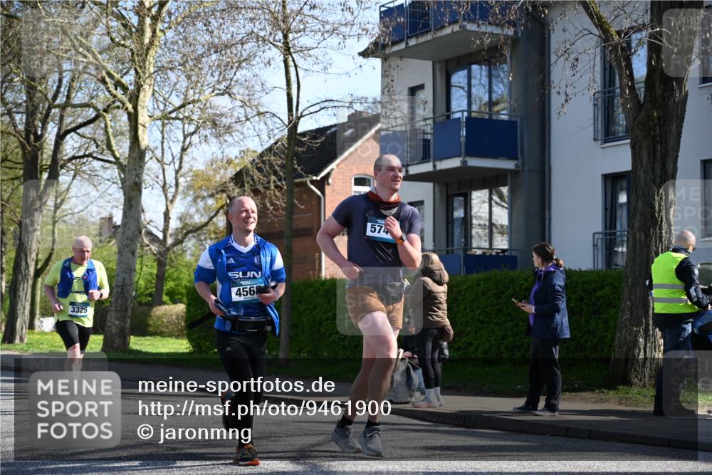12.04.2026 - 45. Internationalen Wilhelmsburger Insellauf J. Mangold http://msf.ph/oto/9461900 12.04.2026 10:47:44 Ziel 4402, 4367, 4181, 5272, 3174, 4360, 4539, 3762, 4568, 3325, 5749, 2784, 4834, 4330, 3311, 2809, 4415, 4681, 2373, 2384, 2442, 3631, 5578, 3414, 3307, 4882, 2053, 4563, 4866, 2438, 3513, 2854, 2887, 3103, 4424 meine-sportfotos.de