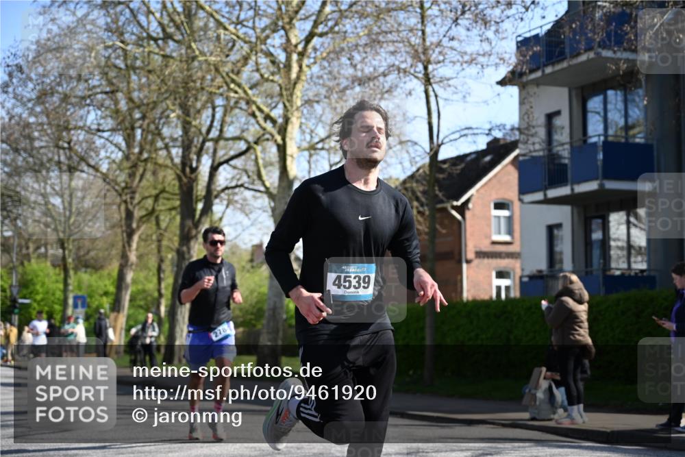 12.04.2026 - 45. Internationalen Wilhelmsburger Insellauf J. Mangold http://msf.ph/oto/9461920 12.04.2026 10:47:48 Ziel 5272, 3174, 4360, 4539, 3762, 4568, 3325, 5749, 2784, 4834, 4330, 3311, 2809, 4415, 4681, 4415, 4681, 2373, 2384, 2442, 3631, 5578, 3414, 3307, 4882, 2053, 4563, 4866, 2438, 2438, 3513, 2854, 2887, 3103, 4424, 3509, 4768, 3060 meine-sportfotos.de