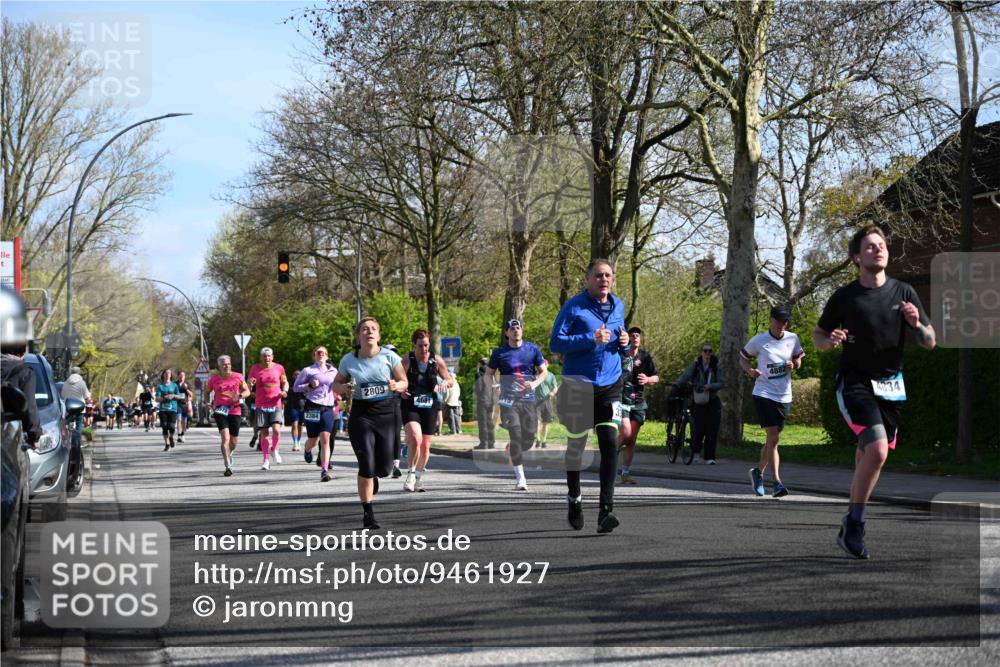 12.04.2026 - 45. Internationalen Wilhelmsburger Insellauf J. Mangold http://msf.ph/oto/9461927 12.04.2026 10:47:55 Ziel 3762, 4568, 3325, 5749, 2784, 4834, 4330, 3311, 2809, 4415, 4681, 2373, 2384, 2442, 3631, 5578, 3414, 3307, 4882, 2053, 4563, 4866, 4563, 4866, 2438, 3513, 2854, 2887, 3103, 3103, 4424, 3509, 4768, 3060, 3063, 2992, 2846, 3722, 4088, 4913 meine-sportfotos.de