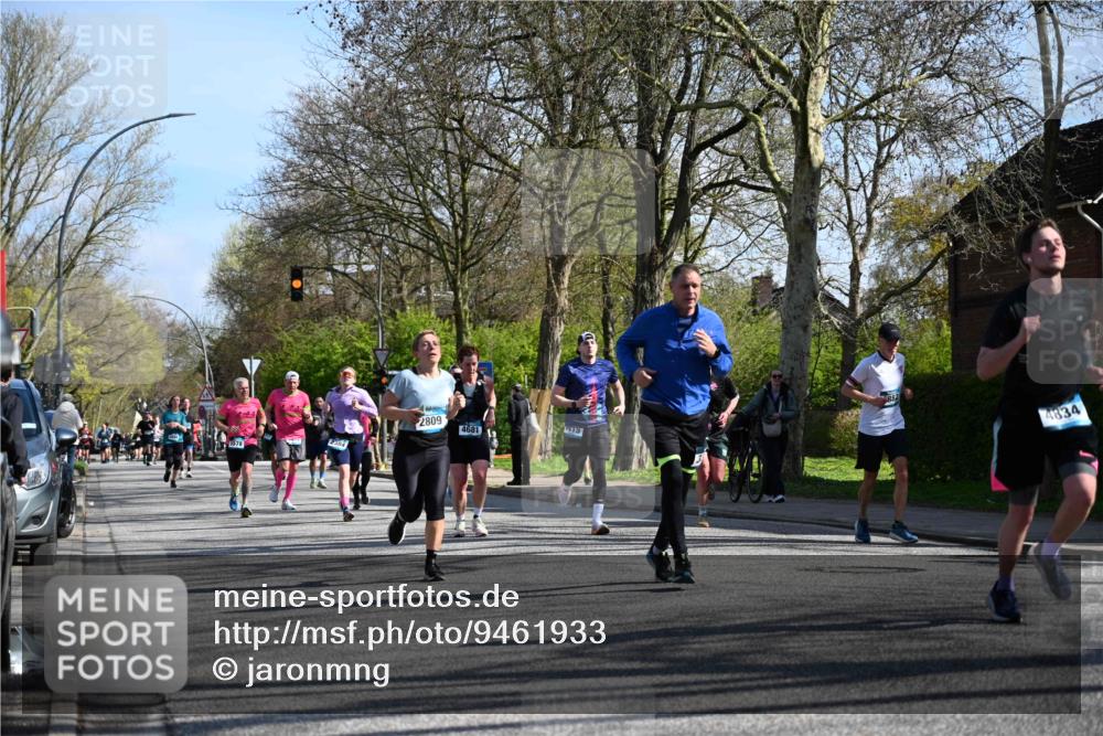 12.04.2026 - 45. Internationalen Wilhelmsburger Insellauf J. Mangold http://msf.ph/oto/9461933 12.04.2026 10:47:55 Ziel 3762, 4568, 3325, 5749, 2784, 4834, 4330, 3311, 2809, 4415, 4681, 2373, 2384, 2442, 3631, 5578, 3414, 3307, 4882, 2053, 4563, 4866, 4563, 4866, 2438, 3513, 2854, 2887, 3103, 3103, 4424, 3509, 4768, 3060, 3063, 2992, 2846, 3722, 4088, 4913 meine-sportfotos.de