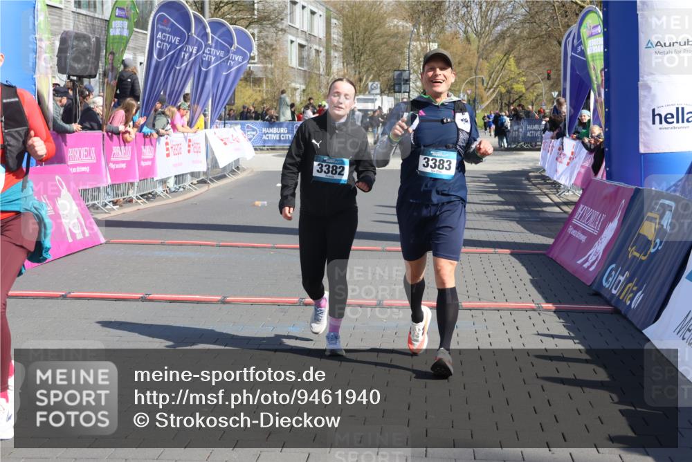 12.04.2026 - 45. Internationalen Wilhelmsburger Insellauf Strokosch-Dieckow http://msf.ph/oto/9461940 12.04.2026 11:09:58 Ziel 2612, 3382, 4081, 3383, 2238 meine-sportfotos.de