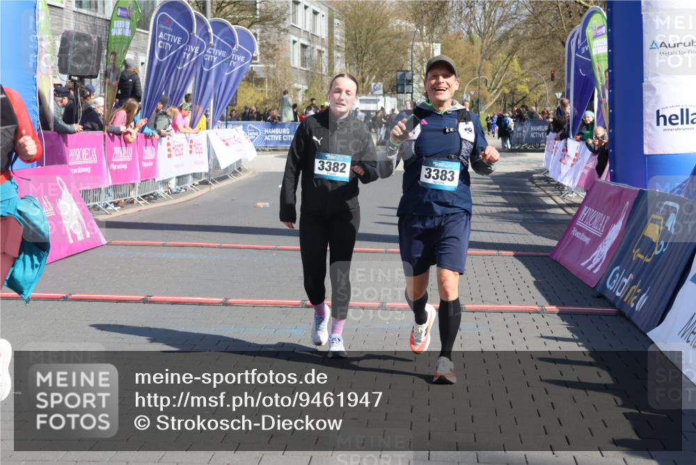 12.04.2026 - 45. Internationalen Wilhelmsburger Insellauf Strokosch-Dieckow http://msf.ph/oto/9461947 12.04.2026 11:09:58 Ziel 2612, 3382, 4081, 3383, 2238 meine-sportfotos.de