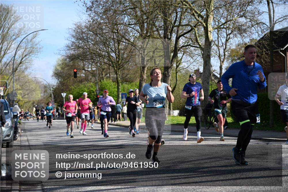 12.04.2026 - 45. Internationalen Wilhelmsburger Insellauf J. Mangold http://msf.ph/oto/9461950 12.04.2026 10:47:57 Ziel 4568, 3325, 5749, 2784, 4834, 4330, 3311, 2809, 4415, 4681, 2373, 2384, 2442, 3631, 5578, 3414, 3307, 4882, 2053, 4563, 4866, 2438, 3513, 2854, 2887, 3103, 4424, 3509, 4768, 3060, 3063, 2992, 2846, 3722, 4088, 4913 meine-sportfotos.de