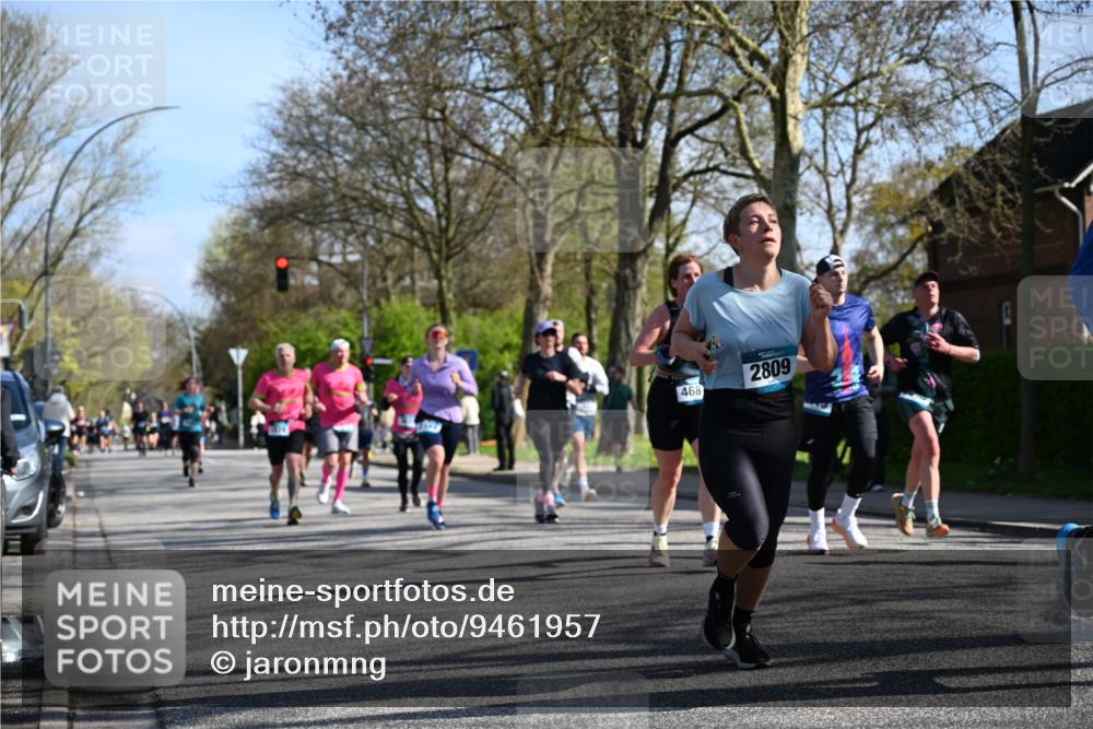 12.04.2026 - 45. Internationalen Wilhelmsburger Insellauf J. Mangold http://msf.ph/oto/9461957 12.04.2026 10:47:57 Ziel 4568, 3325, 5749, 2784, 4834, 4330, 3311, 2809, 4415, 4681, 2373, 2384, 2442, 3631, 5578, 3414, 3307, 4882, 2053, 4563, 4866, 2438, 3513, 2854, 2887, 3103, 4424, 3509, 4768, 3060, 3063, 2992, 2846, 3722, 4088, 4913 meine-sportfotos.de