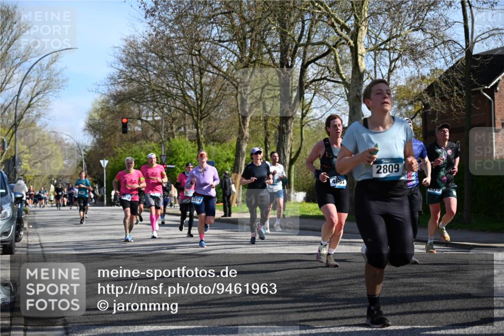 12.04.2026 - 45. Internationalen Wilhelmsburger Insellauf J. Mangold http://msf.ph/oto/9461963 12.04.2026 10:47:57 Ziel 4568, 3325, 5749, 2784, 4834, 4330, 3311, 2809, 4415, 4681, 2373, 2384, 2442, 3631, 5578, 3414, 3307, 4882, 2053, 4563, 4866, 2438, 3513, 2854, 2887, 3103, 4424, 3509, 4768, 3060, 3063, 2992, 2846, 3722, 4088, 4913 meine-sportfotos.de