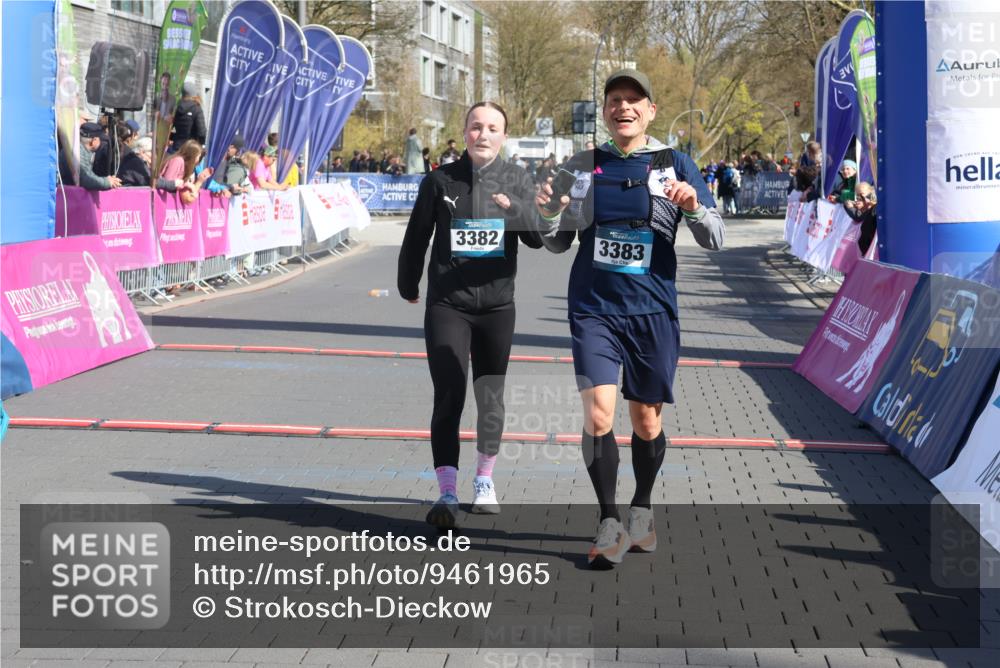 12.04.2026 - 45. Internationalen Wilhelmsburger Insellauf Strokosch-Dieckow http://msf.ph/oto/9461965 12.04.2026 11:09:58 Ziel 2612, 3382, 4081, 3383, 2238 meine-sportfotos.de