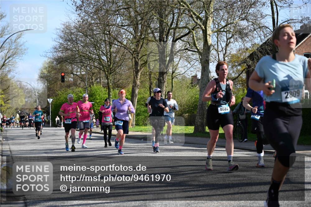 12.04.2026 - 45. Internationalen Wilhelmsburger Insellauf J. Mangold http://msf.ph/oto/9461970 12.04.2026 10:47:58 Ziel 4568, 3325, 5749, 2784, 4834, 4330, 3311, 2809, 4415, 4681, 2373, 2384, 2442, 3631, 5578, 3414, 3307, 4882, 2053, 4563, 4866, 2438, 3513, 2854, 2887, 3103, 4424, 3509, 4768, 3060, 3063, 2992, 2846, 3722, 4088, 4913, 4675 meine-sportfotos.de