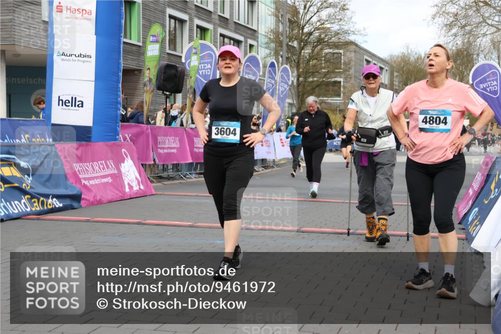 12.04.2026 - 45. Internationalen Wilhelmsburger Insellauf Strokosch-Dieckow http://msf.ph/oto/9461972 12.04.2026 13:18:10 Ziel 3604, 2125, 2520, 5204, 3272, 4690 meine-sportfotos.de