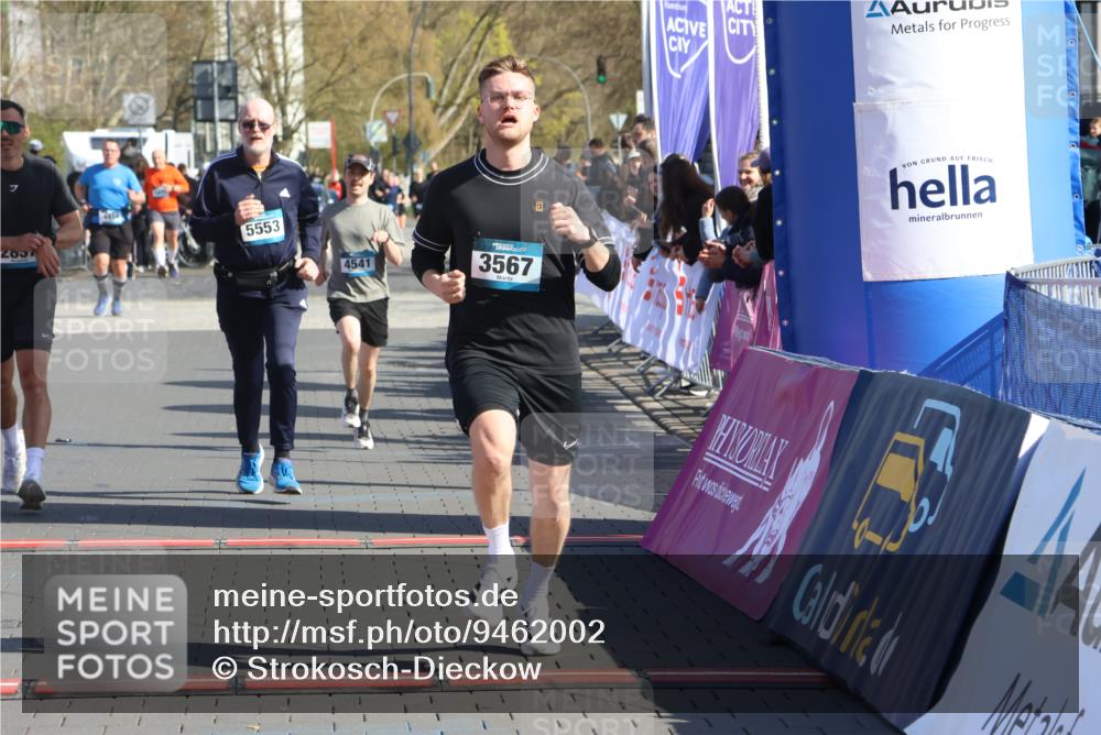 12.04.2026 - 45. Internationalen Wilhelmsburger Insellauf Strokosch-Dieckow http://msf.ph/oto/9462002 12.04.2026 10:52:12 Ziel 3183, 3567, 2729, 5553, 2837, 4541, 2432 meine-sportfotos.de