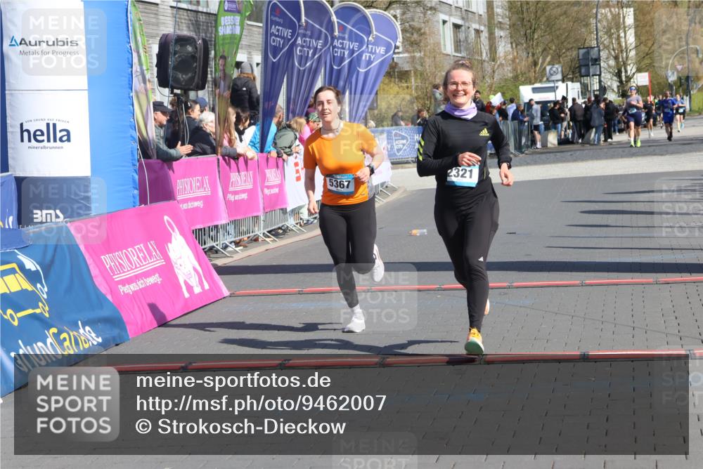 12.04.2026 - 45. Internationalen Wilhelmsburger Insellauf Strokosch-Dieckow http://msf.ph/oto/9462007 12.04.2026 11:10:08 Ziel 2321, 5367 meine-sportfotos.de
