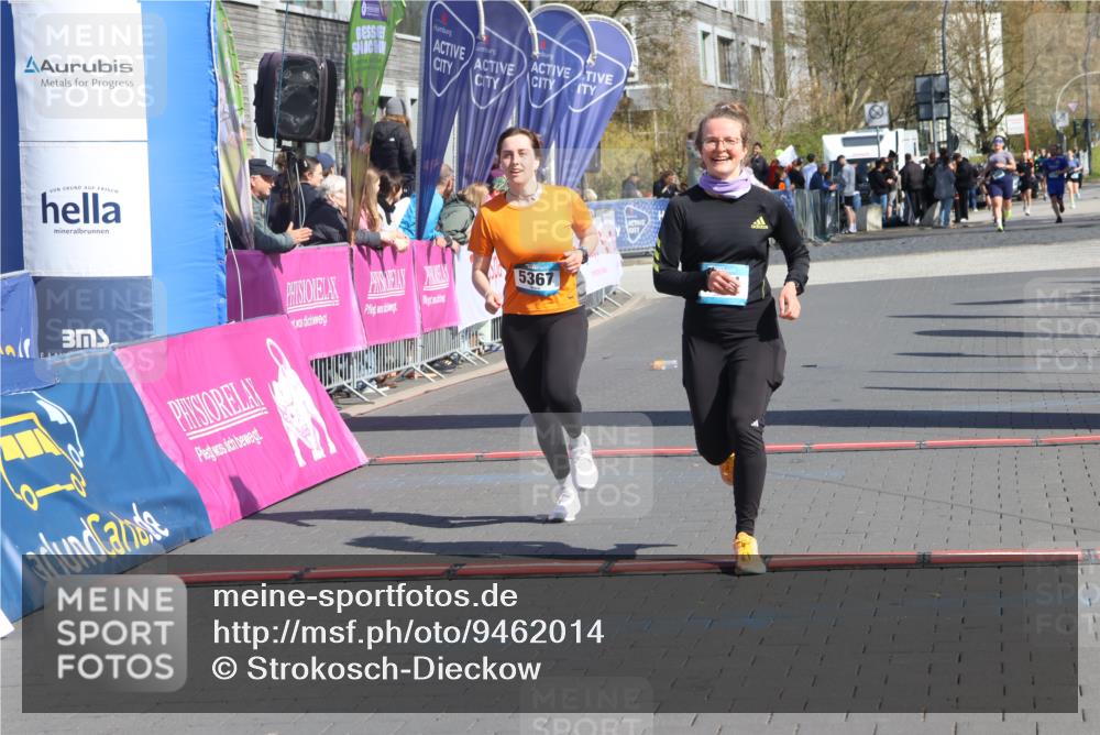 12.04.2026 - 45. Internationalen Wilhelmsburger Insellauf Strokosch-Dieckow http://msf.ph/oto/9462014 12.04.2026 11:10:08 Ziel 2321, 5367 meine-sportfotos.de