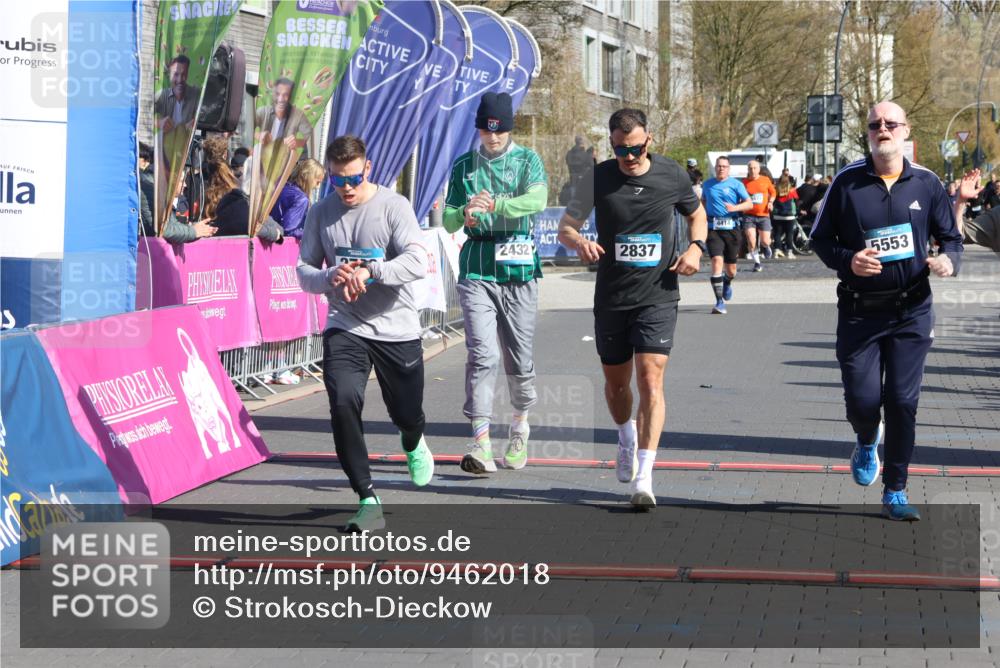 12.04.2026 - 45. Internationalen Wilhelmsburger Insellauf Strokosch-Dieckow http://msf.ph/oto/9462018 12.04.2026 10:52:14 Ziel 3183, 3567, 2729, 5553, 2837, 4541, 2432 meine-sportfotos.de