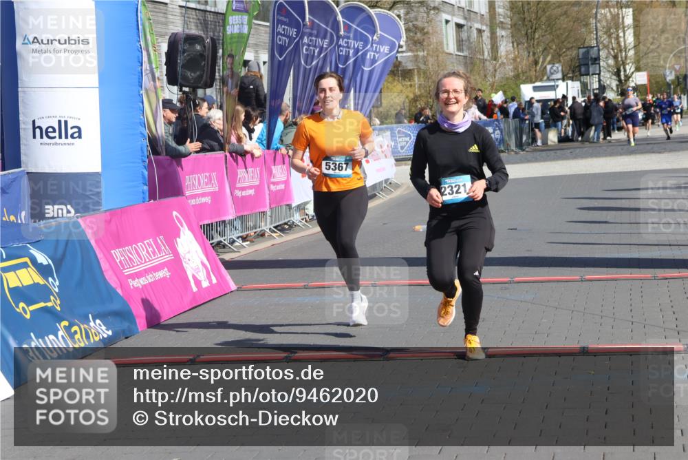 12.04.2026 - 45. Internationalen Wilhelmsburger Insellauf Strokosch-Dieckow http://msf.ph/oto/9462020 12.04.2026 11:10:08 Ziel 2321, 5367 meine-sportfotos.de