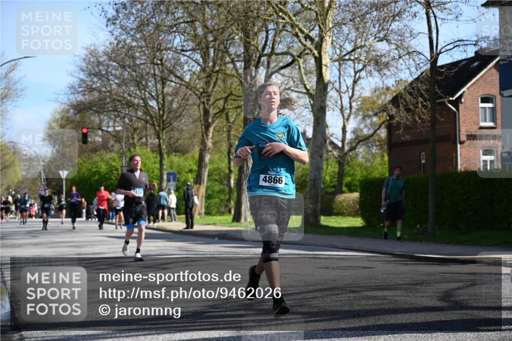 12.04.2026 - 45. Internationalen Wilhelmsburger Insellauf J. Mangold http://msf.ph/oto/9462026 12.04.2026 10:48:06 Ziel 4834, 4330, 3311, 2809, 4415, 4681, 2373, 2384, 2442, 3631, 5578, 3414, 3307, 4882, 2053, 4563, 4866, 2438, 3513, 2854, 2887, 3103, 4424, 3509, 4768, 3060, 3063, 2992, 2846, 3722, 4088, 4913, 4675, 3007 meine-sportfotos.de