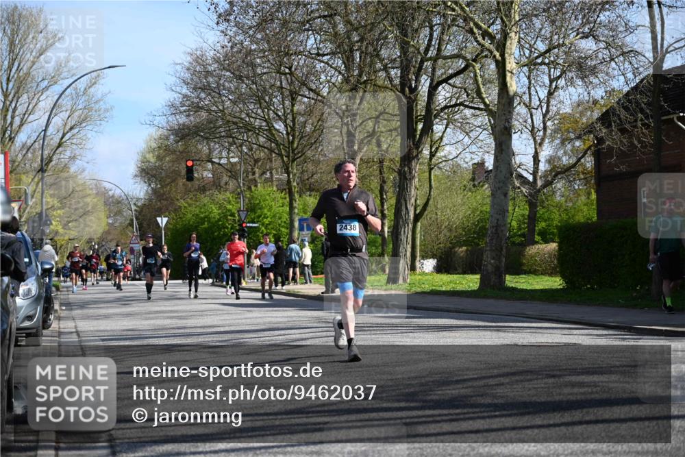 12.04.2026 - 45. Internationalen Wilhelmsburger Insellauf J. Mangold http://msf.ph/oto/9462037 12.04.2026 10:48:07 Ziel 4834, 4330, 3311, 2809, 4415, 4681, 2373, 2384, 2442, 3631, 5578, 3414, 3307, 4882, 2053, 4563, 4866, 2438, 3513, 2854, 2887, 3103, 3103, 4424, 3509, 4768, 3060, 3063, 2992, 2846, 3722, 4088, 4913, 4675, 3007 meine-sportfotos.de