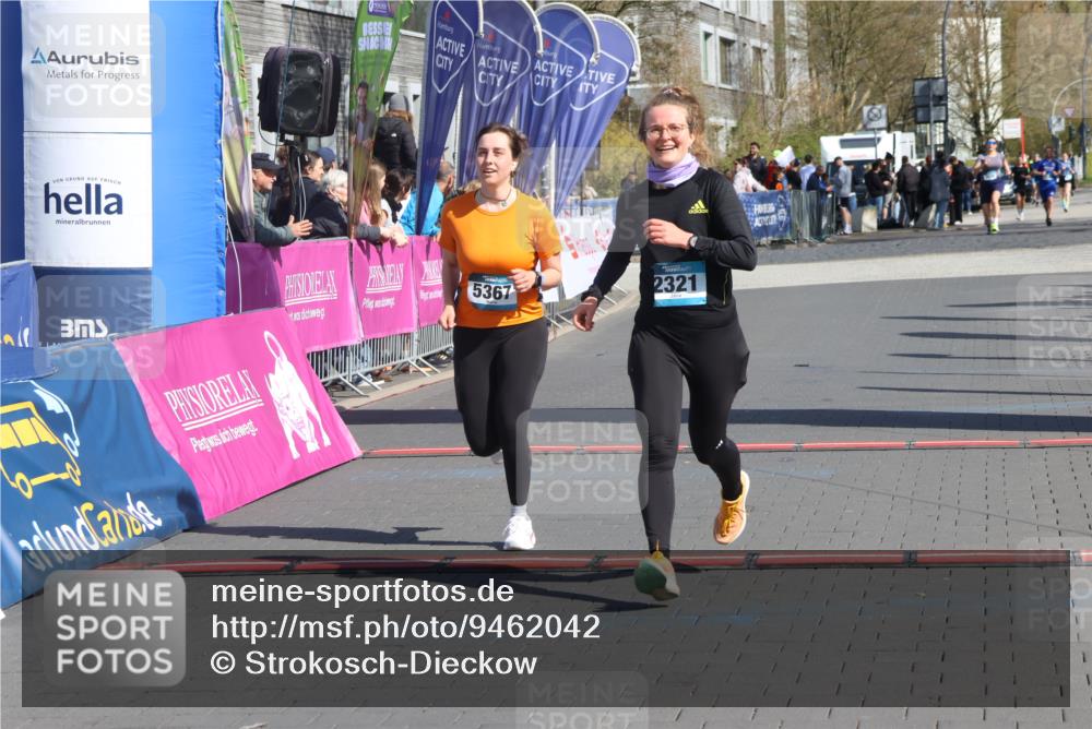 12.04.2026 - 45. Internationalen Wilhelmsburger Insellauf Strokosch-Dieckow http://msf.ph/oto/9462042 12.04.2026 11:10:08 Ziel 2321, 5367 meine-sportfotos.de