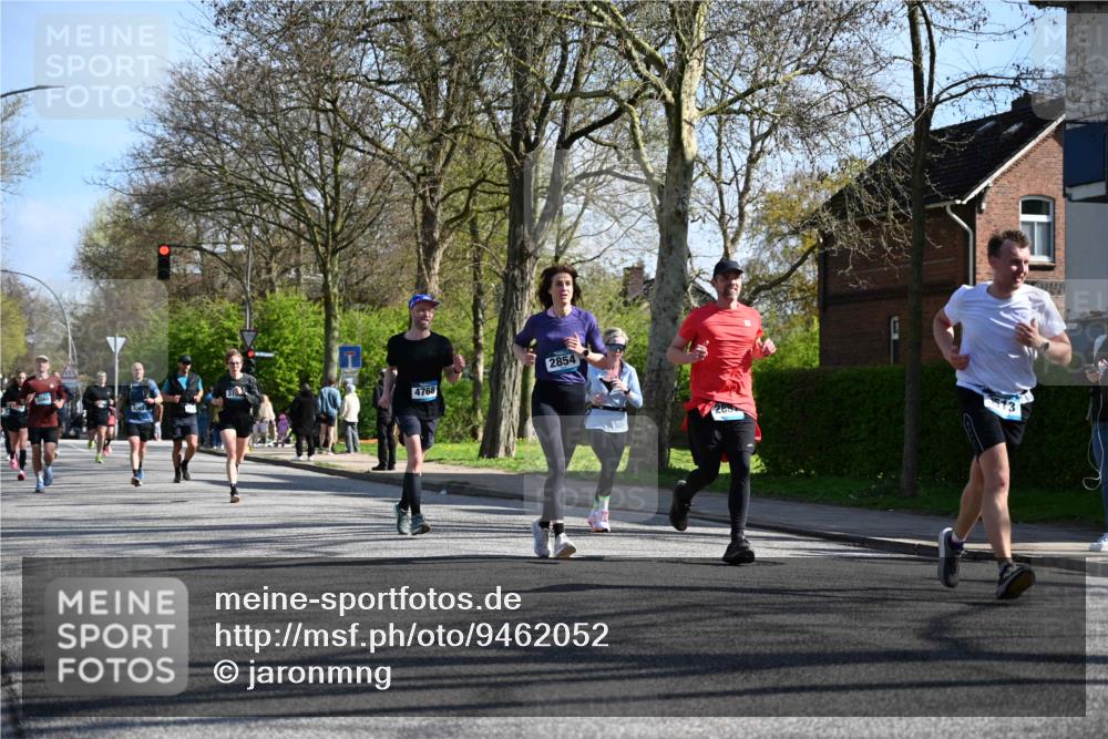 12.04.2026 - 45. Internationalen Wilhelmsburger Insellauf J. Mangold http://msf.ph/oto/9462052 12.04.2026 10:48:15 Ziel 2384, 2442, 3631, 5578, 3414, 3307, 4882, 2053, 4563, 4866, 2438, 3513, 2854, 2887, 3103, 4424, 3509, 4768, 3060, 3063, 2992, 2846, 2846, 3722, 4088, 4913, 4675, 3007, 4336, 3760, 3695, 5039, 2672, 4789 meine-sportfotos.de