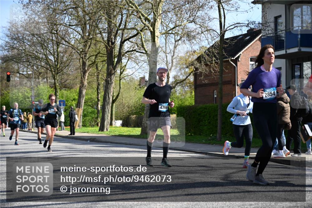 12.04.2026 - 45. Internationalen Wilhelmsburger Insellauf J. Mangold http://msf.ph/oto/9462073 12.04.2026 10:48:17 Ziel 3307, 4882, 2053, 4563, 4866, 2438, 3513, 2854, 2887, 3103, 4424, 3509, 4768, 3060, 3063, 2992, 2846, 3722, 4088, 4913, 4913, 4675, 3007, 4336, 3760, 3695, 5039, 2672, 4789, 4661, 5360, 5649 meine-sportfotos.de