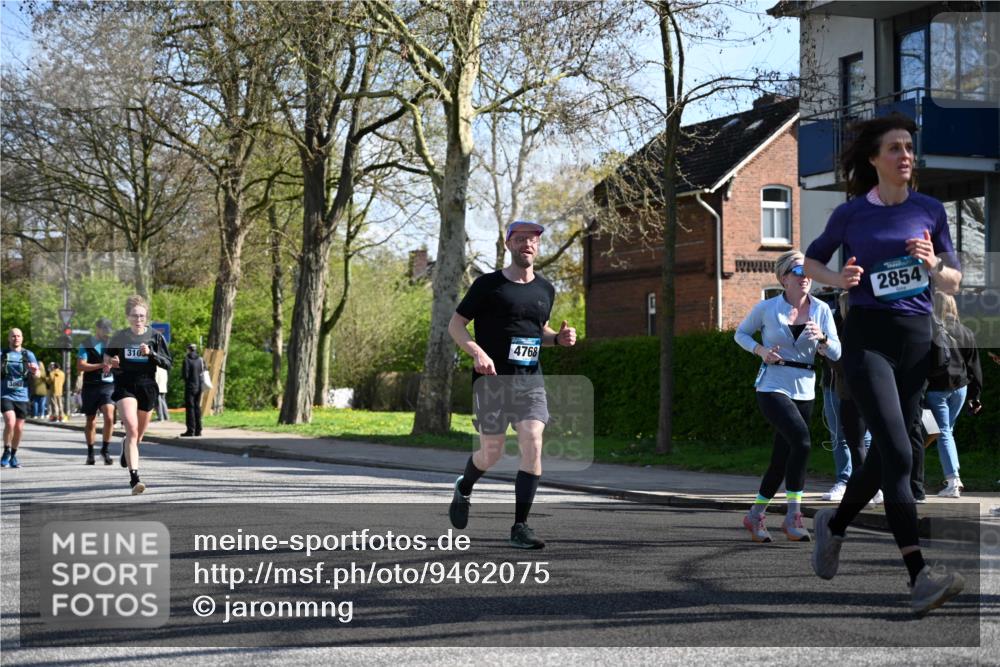 12.04.2026 - 45. Internationalen Wilhelmsburger Insellauf J. Mangold http://msf.ph/oto/9462075 12.04.2026 10:48:17 Ziel 3307, 4882, 2053, 4563, 4866, 2438, 3513, 2854, 2887, 3103, 4424, 3509, 4768, 3060, 3063, 2992, 2846, 3722, 4088, 4913, 4913, 4675, 3007, 4336, 3760, 3695, 5039, 2672, 4789, 4661, 5360, 5649 meine-sportfotos.de