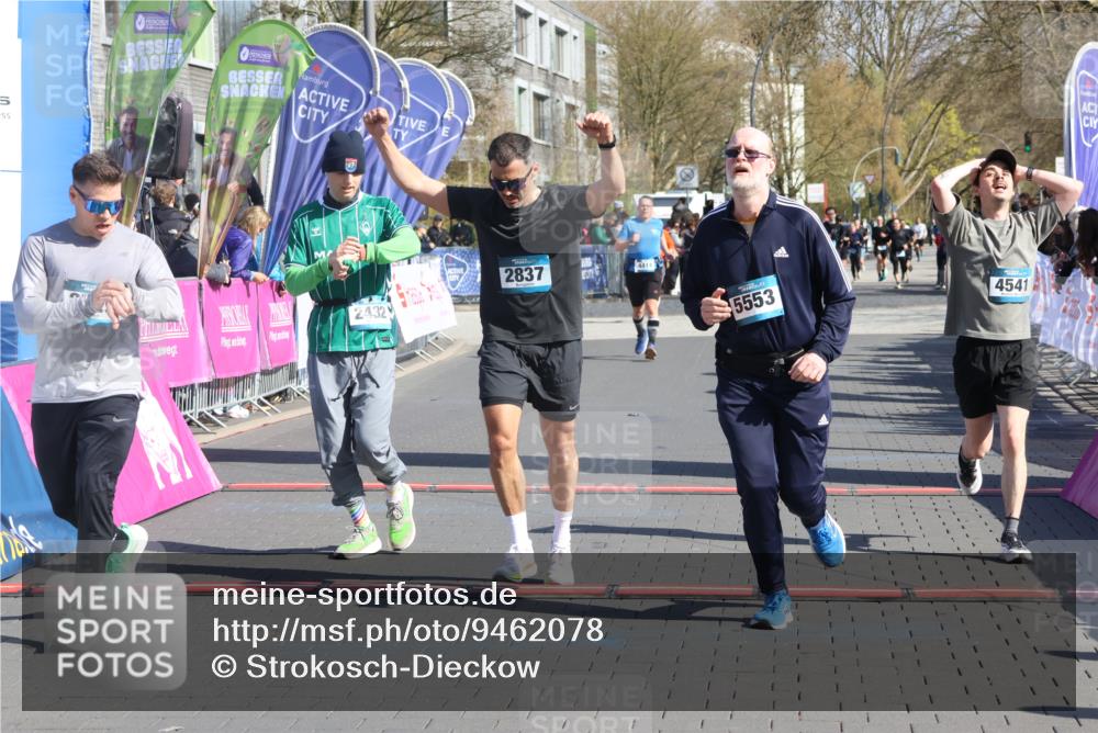 12.04.2026 - 45. Internationalen Wilhelmsburger Insellauf Strokosch-Dieckow http://msf.ph/oto/9462078 12.04.2026 10:52:15 Ziel 3567, 2729, 5553, 2837, 4541, 2432 meine-sportfotos.de