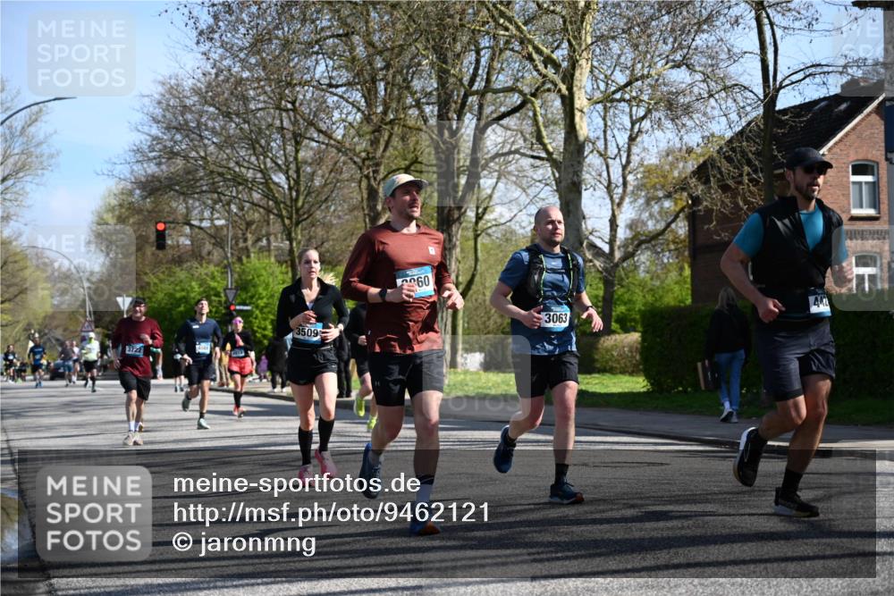 12.04.2026 - 45. Internationalen Wilhelmsburger Insellauf J. Mangold http://msf.ph/oto/9462121 12.04.2026 10:48:22 Ziel 2438, 3513, 2854, 2887, 3103, 4424, 3509, 4768, 3060, 3063, 2992, 2846, 3722, 4088, 4913, 4675, 4675, 3007, 4336, 3760, 3760, 3695, 5039, 2672, 4789, 4661, 5360, 5649, 2649, 2231, 3200 meine-sportfotos.de
