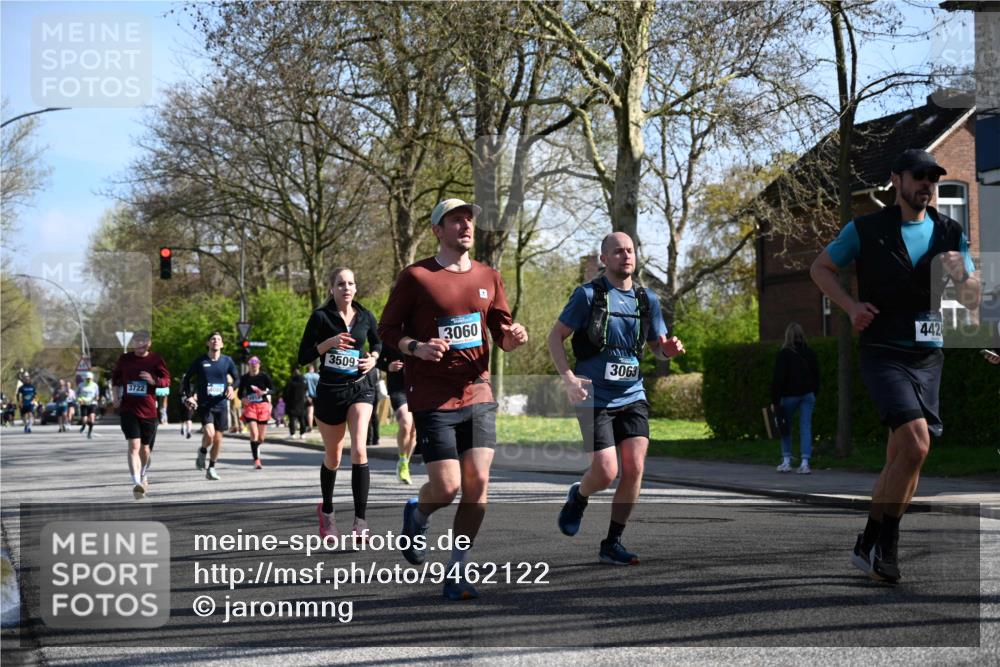 12.04.2026 - 45. Internationalen Wilhelmsburger Insellauf J. Mangold http://msf.ph/oto/9462122 12.04.2026 10:48:22 Ziel 2438, 3513, 2854, 2887, 3103, 4424, 3509, 4768, 3060, 3063, 2992, 2846, 3722, 4088, 4913, 4675, 4675, 3007, 4336, 3760, 3760, 3695, 5039, 2672, 4789, 4661, 5360, 5649, 2649, 2231, 3200 meine-sportfotos.de