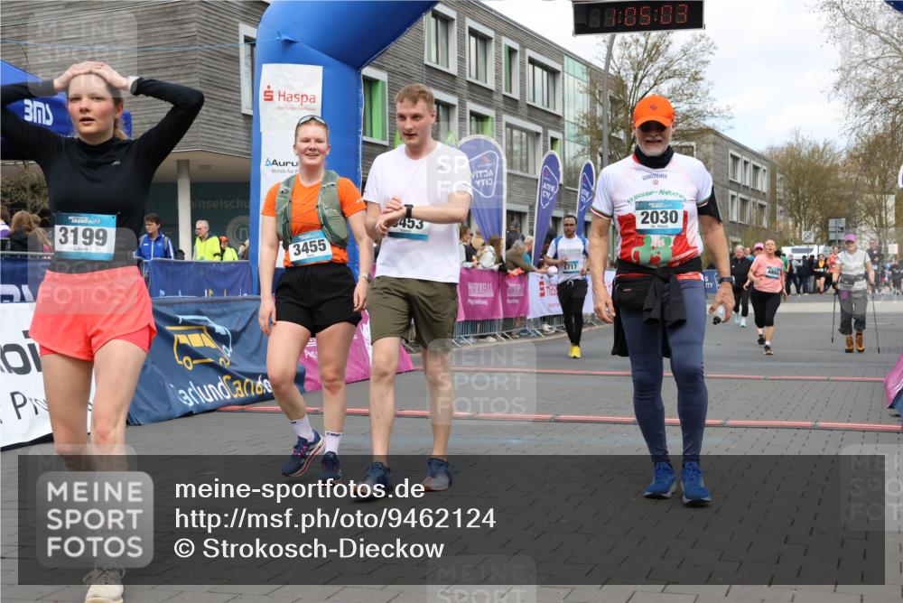 12.04.2026 - 45. Internationalen Wilhelmsburger Insellauf Strokosch-Dieckow http://msf.ph/oto/9462124 12.04.2026 13:18:03 Ziel 3455, 4194, 5717, 4804, 3604 meine-sportfotos.de