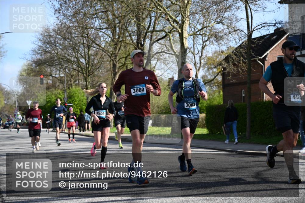 12.04.2026 - 45. Internationalen Wilhelmsburger Insellauf J. Mangold http://msf.ph/oto/9462126 12.04.2026 10:48:22 Ziel 2438, 3513, 2854, 2887, 3103, 4424, 3509, 4768, 3060, 3063, 2992, 2846, 3722, 4088, 4913, 4675, 4675, 3007, 4336, 3760, 3760, 3695, 5039, 2672, 4789, 4661, 5360, 5649, 2649, 2231, 3200 meine-sportfotos.de