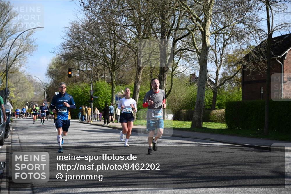 12.04.2026 - 45. Internationalen Wilhelmsburger Insellauf J. Mangold http://msf.ph/oto/9462202 12.04.2026 10:48:39 Ziel 2992, 2846, 3722, 4088, 4913, 4675, 3007, 4336, 3760, 3695, 5039, 2672, 4789, 4789, 4661, 5360, 5649, 2649, 2231, 3200, 4185, 2179, 3427, 2635, 2732, 2371 meine-sportfotos.de