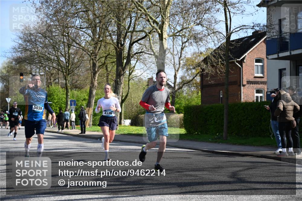 12.04.2026 - 45. Internationalen Wilhelmsburger Insellauf J. Mangold http://msf.ph/oto/9462214 12.04.2026 10:48:40 Ziel 2846, 3722, 4088, 4913, 4675, 3007, 4336, 3760, 3695, 5039, 2672, 4789, 4661, 5360, 4661, 5360, 5649, 2649, 2231, 3200, 4185, 2179, 3427, 2635, 2732, 2371 meine-sportfotos.de