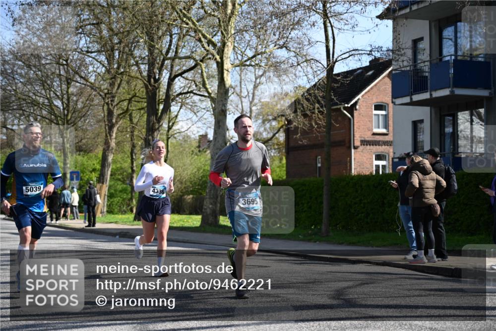 12.04.2026 - 45. Internationalen Wilhelmsburger Insellauf J. Mangold http://msf.ph/oto/9462221 12.04.2026 10:48:41 Ziel 3722, 4088, 4913, 4675, 3007, 4336, 3760, 3695, 5039, 2672, 4789, 4661, 5360, 5649, 5649, 2649, 2231, 3200, 4185, 2179, 3427, 2635, 2732, 2371 meine-sportfotos.de