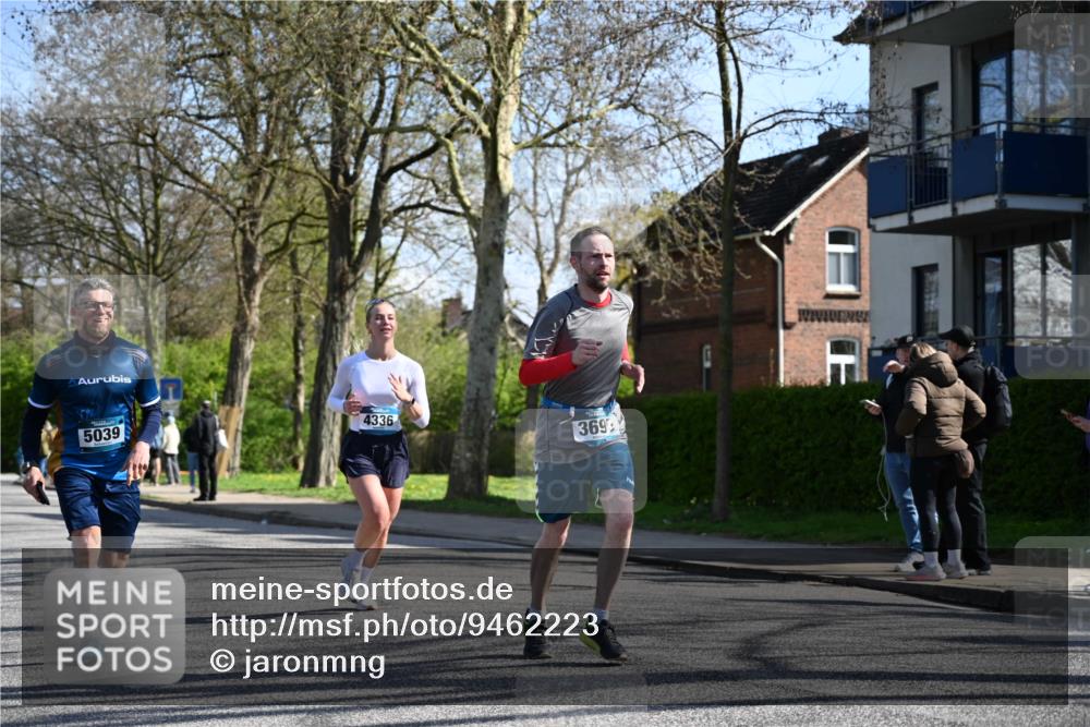 12.04.2026 - 45. Internationalen Wilhelmsburger Insellauf J. Mangold http://msf.ph/oto/9462223 12.04.2026 10:48:41 Ziel 3722, 4088, 4913, 4675, 3007, 4336, 3760, 3695, 5039, 2672, 4789, 4661, 5360, 5649, 5649, 2649, 2231, 3200, 4185, 2179, 3427, 2635, 2732, 2371 meine-sportfotos.de