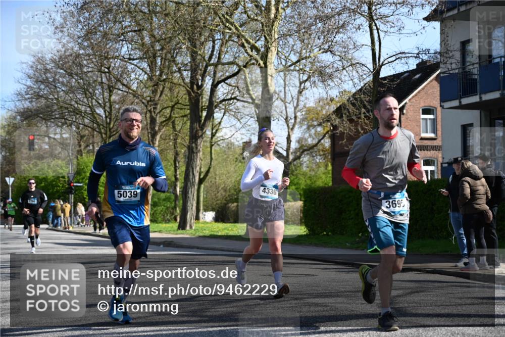 12.04.2026 - 45. Internationalen Wilhelmsburger Insellauf J. Mangold http://msf.ph/oto/9462229 12.04.2026 10:48:41 Ziel 3722, 4088, 4913, 4675, 3007, 4336, 3760, 3695, 5039, 2672, 4789, 4661, 5360, 5649, 5649, 2649, 2231, 3200, 4185, 2179, 3427, 2635, 2732, 2371 meine-sportfotos.de