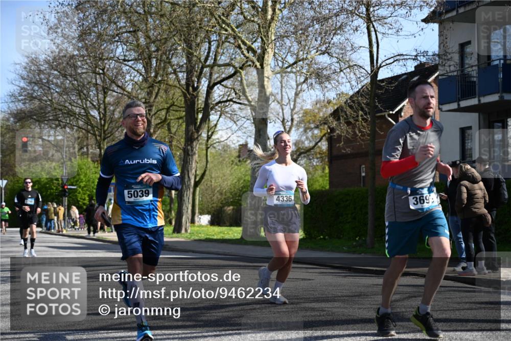 12.04.2026 - 45. Internationalen Wilhelmsburger Insellauf J. Mangold http://msf.ph/oto/9462234 12.04.2026 10:48:41 Ziel 3722, 4088, 4913, 4675, 3007, 4336, 3760, 3695, 5039, 2672, 4789, 4661, 5360, 5649, 5649, 2649, 2231, 3200, 4185, 2179, 3427, 2635, 2732, 2371 meine-sportfotos.de