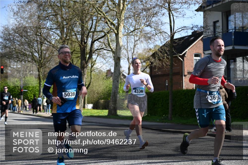 12.04.2026 - 45. Internationalen Wilhelmsburger Insellauf J. Mangold http://msf.ph/oto/9462237 12.04.2026 10:48:41 Ziel 3722, 4088, 4913, 4675, 3007, 4336, 3760, 3695, 5039, 2672, 4789, 4661, 5360, 5649, 5649, 2649, 2231, 3200, 4185, 2179, 3427, 2635, 2732, 2371 meine-sportfotos.de