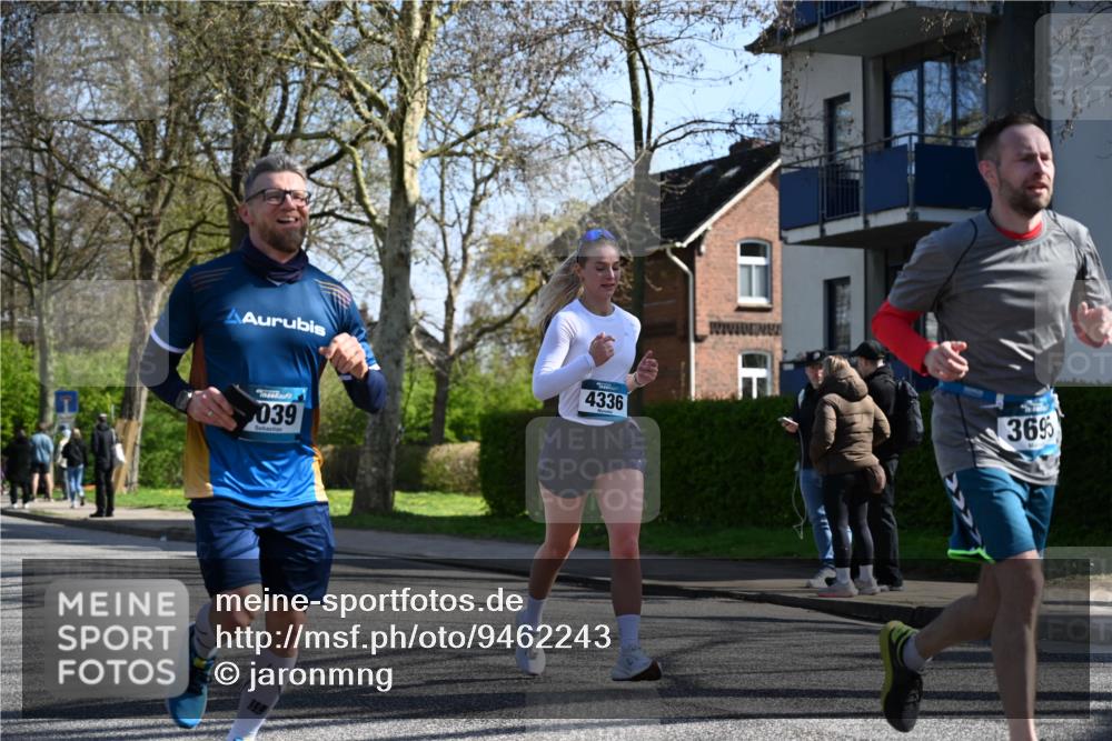 12.04.2026 - 45. Internationalen Wilhelmsburger Insellauf J. Mangold http://msf.ph/oto/9462243 12.04.2026 10:48:42 Ziel 4913, 4675, 3007, 4336, 3760, 3695, 5039, 2672, 4789, 4661, 5360, 5649, 2649, 2649, 2231, 3200, 4185, 2179, 3427, 2635, 2732, 2371 meine-sportfotos.de