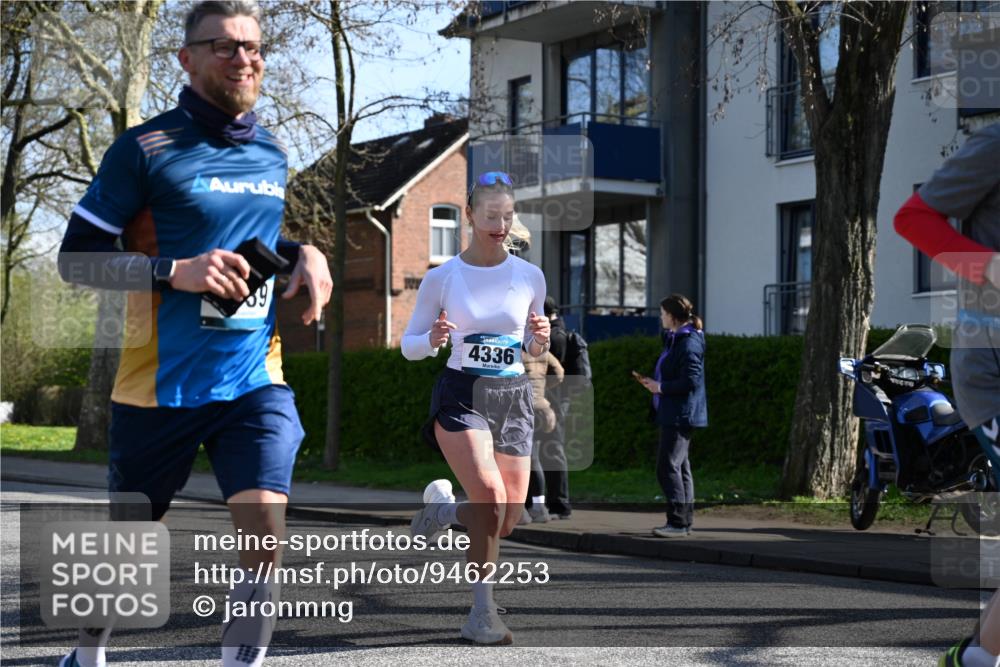 12.04.2026 - 45. Internationalen Wilhelmsburger Insellauf J. Mangold http://msf.ph/oto/9462253 12.04.2026 10:48:42 Ziel 4913, 4675, 3007, 4336, 3760, 3695, 5039, 2672, 4789, 4661, 5360, 5649, 2649, 2649, 2231, 3200, 4185, 2179, 3427, 2635, 2732, 2371 meine-sportfotos.de