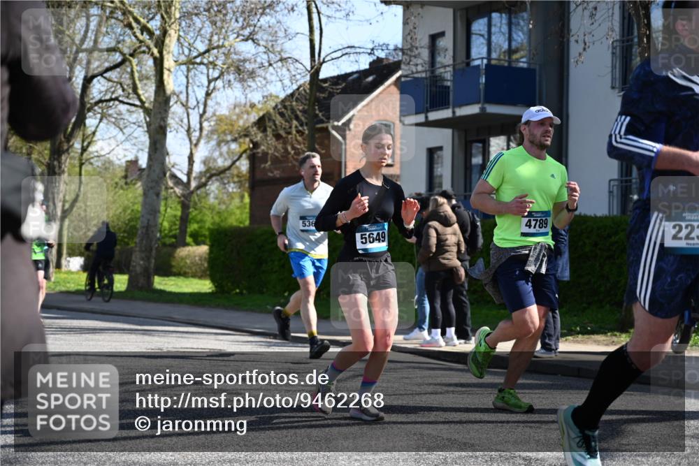 12.04.2026 - 45. Internationalen Wilhelmsburger Insellauf J. Mangold http://msf.ph/oto/9462268 12.04.2026 10:48:53 Ziel 4336, 3760, 3695, 5039, 2672, 4789, 4661, 5360, 5649, 2649, 2231, 3200, 4185, 2179, 3427, 2635, 2732, 2371, 3363, 2661, 4715, 2392 meine-sportfotos.de