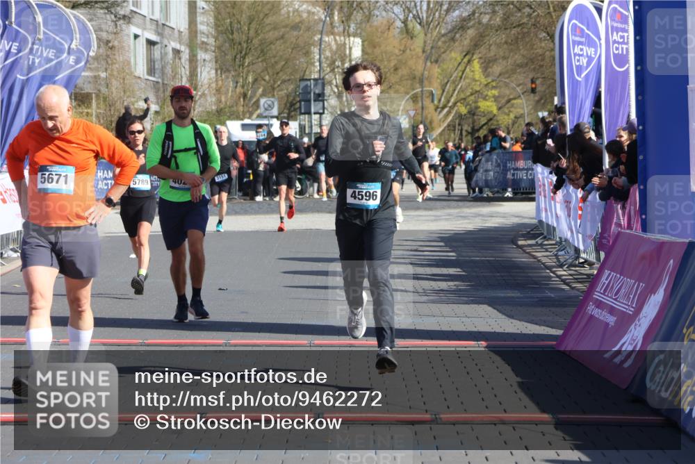 12.04.2026 - 45. Internationalen Wilhelmsburger Insellauf Strokosch-Dieckow http://msf.ph/oto/9462272 12.04.2026 10:52:25 Ziel 4414, 5671, 4596, 4024, 5789 meine-sportfotos.de