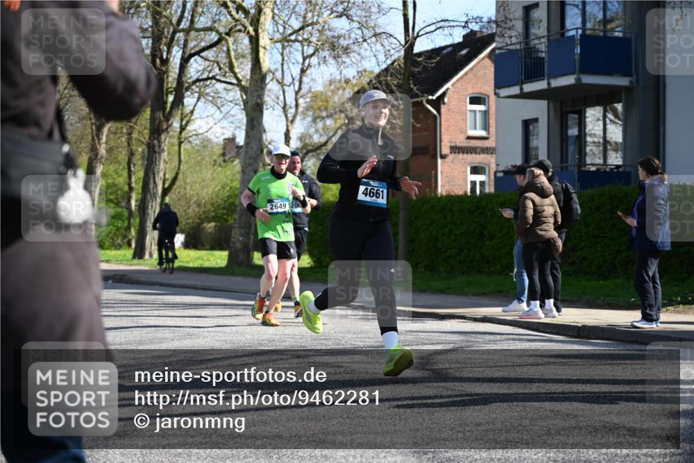 12.04.2026 - 45. Internationalen Wilhelmsburger Insellauf J. Mangold http://msf.ph/oto/9462281 12.04.2026 10:48:55 Ziel 4336, 3760, 3695, 5039, 2672, 4789, 4661, 5360, 5649, 2649, 2231, 3200, 4185, 2179, 3427, 2635, 2732, 2371, 3363, 2661, 4715, 2392 meine-sportfotos.de