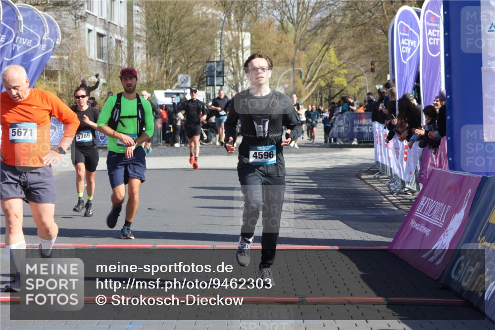 12.04.2026 - 45. Internationalen Wilhelmsburger Insellauf Strokosch-Dieckow http://msf.ph/oto/9462303 12.04.2026 10:52:25 Ziel 4414, 5671, 4596, 4024, 5789 meine-sportfotos.de