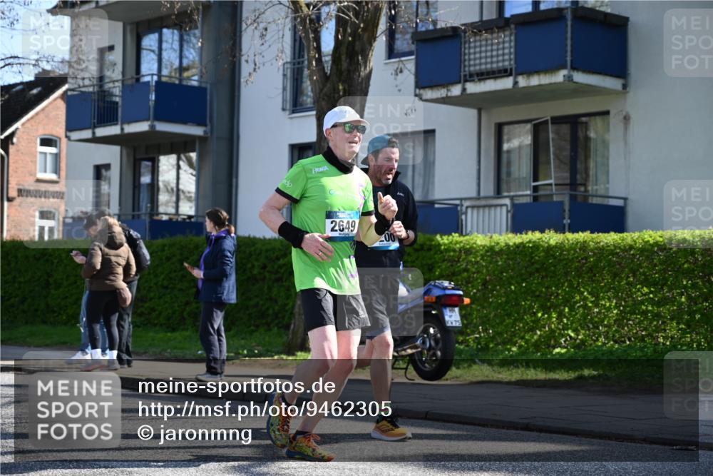 12.04.2026 - 45. Internationalen Wilhelmsburger Insellauf J. Mangold http://msf.ph/oto/9462305 12.04.2026 10:48:57 Ziel 4336, 3760, 3695, 5039, 2672, 4789, 4661, 5360, 5649, 2649, 2231, 3200, 4185, 2179, 3427, 3427, 2635, 2732, 2371, 3363, 2661, 4715, 2392, 3036, 2048 meine-sportfotos.de