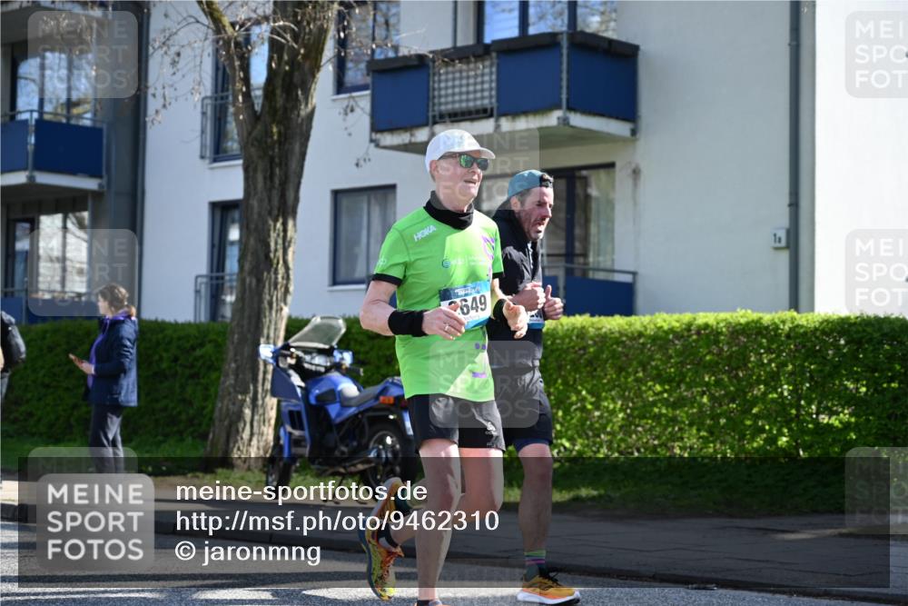 12.04.2026 - 45. Internationalen Wilhelmsburger Insellauf J. Mangold http://msf.ph/oto/9462310 12.04.2026 10:48:57 Ziel 4336, 3760, 3695, 5039, 2672, 4789, 4661, 5360, 5649, 2649, 2231, 3200, 4185, 2179, 3427, 3427, 2635, 2732, 2371, 3363, 2661, 4715, 2392, 3036, 2048 meine-sportfotos.de