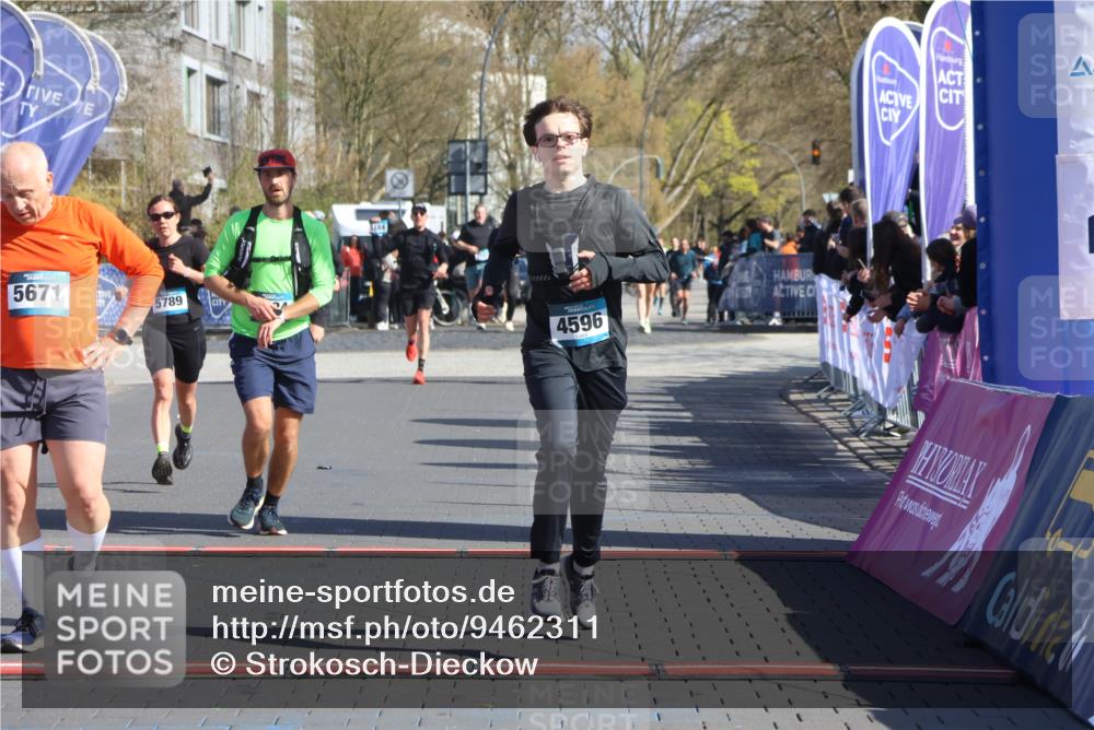 12.04.2026 - 45. Internationalen Wilhelmsburger Insellauf Strokosch-Dieckow http://msf.ph/oto/9462311 12.04.2026 10:52:25 Ziel 4414, 5671, 4596, 4024, 5789 meine-sportfotos.de