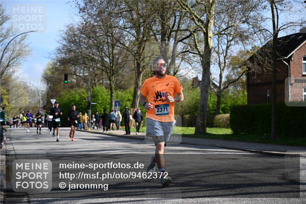 12.04.2026 - 45. Internationalen Wilhelmsburger Insellauf J. Mangold http://msf.ph/oto/9462372 12.04.2026 10:49:13 Ziel 3427, 2635, 2732, 2371, 3363, 2661, 4715, 4715, 2392, 3036, 2048, 3357, 2655, 5441, 3546, 2618, 2176, 2054 meine-sportfotos.de