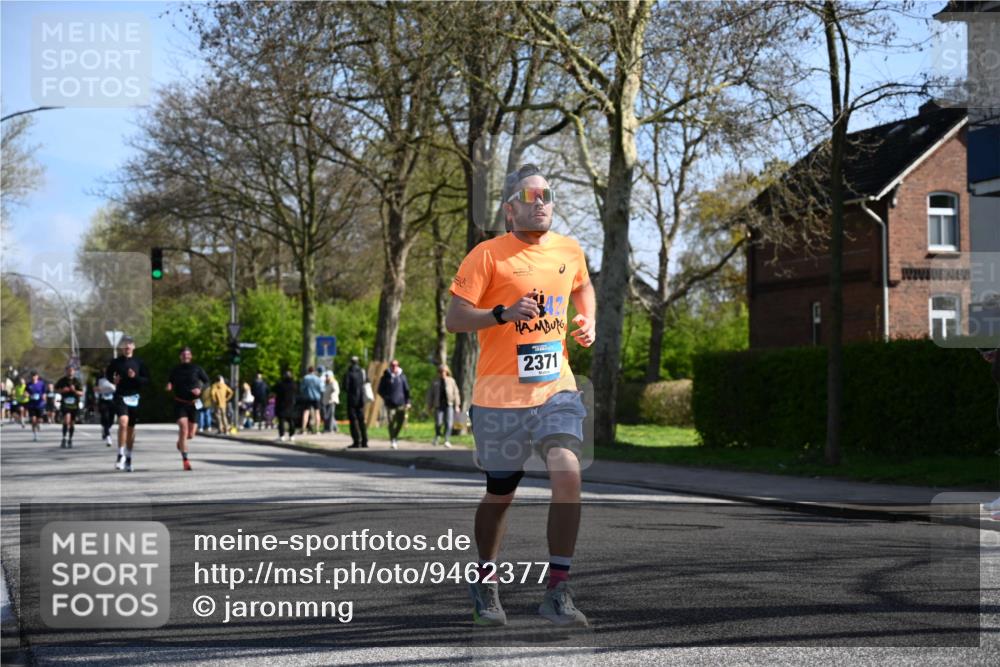 12.04.2026 - 45. Internationalen Wilhelmsburger Insellauf J. Mangold http://msf.ph/oto/9462377 12.04.2026 10:49:13 Ziel 3427, 2635, 2732, 2371, 3363, 2661, 4715, 4715, 2392, 3036, 2048, 3357, 2655, 5441, 3546, 2618, 2176, 2054 meine-sportfotos.de