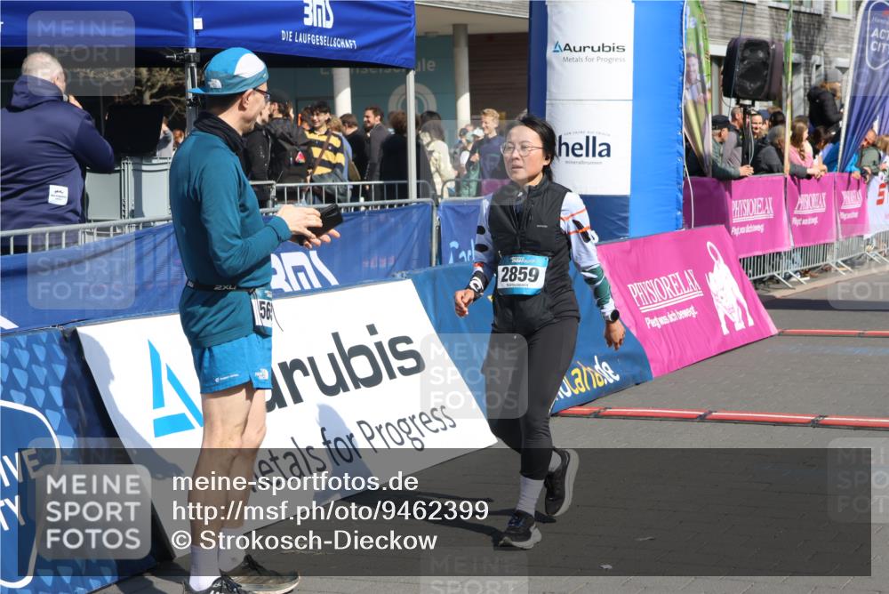 12.04.2026 - 45. Internationalen Wilhelmsburger Insellauf Strokosch-Dieckow http://msf.ph/oto/9462399 12.04.2026 11:10:49 Ziel 3239, 2859, 2811 meine-sportfotos.de